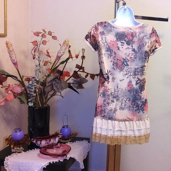 NWT Women’s Chic Beautiful Floral Printed Short Sleeve Scoop Neck Blouse Top - Picture 5 of 5